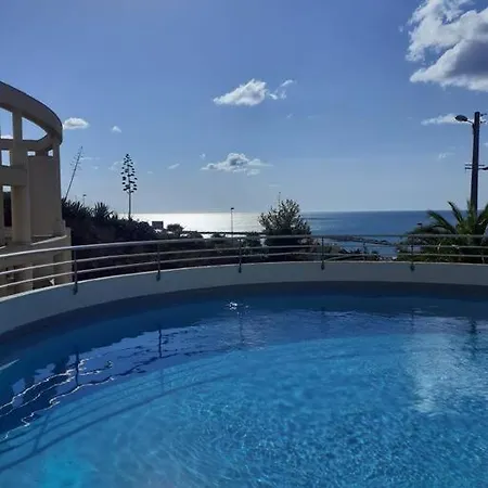 Cosy, Superbe Vue Mer, Piscine. *